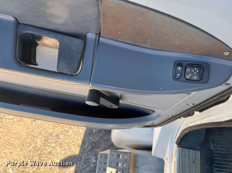 image for item EI0609 2000 Freightliner FLC120 semi truck