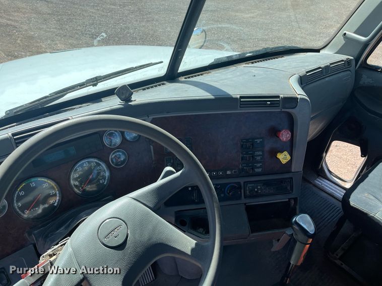 image for item EI0609 2000 Freightliner FLC120 semi truck