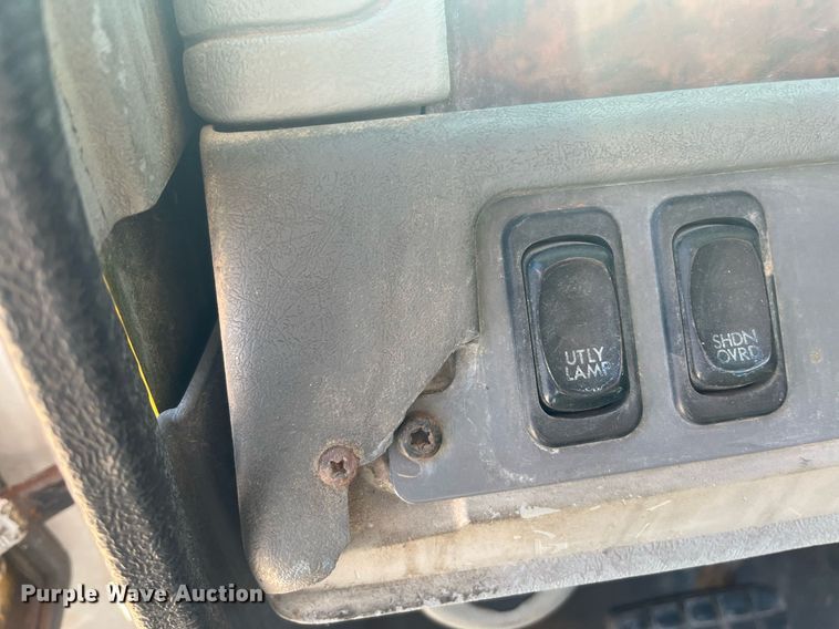 image for item EI0609 2000 Freightliner FLC120 semi truck