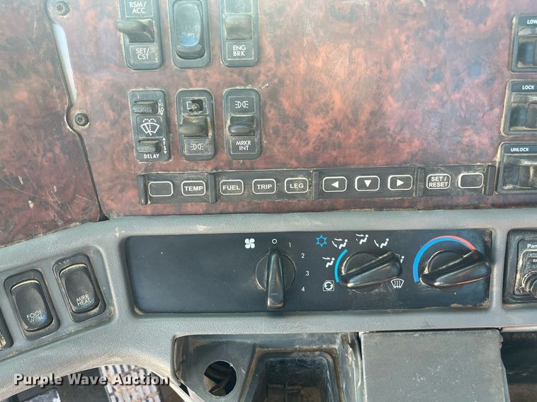 image for item EI0609 2000 Freightliner FLC120 semi truck