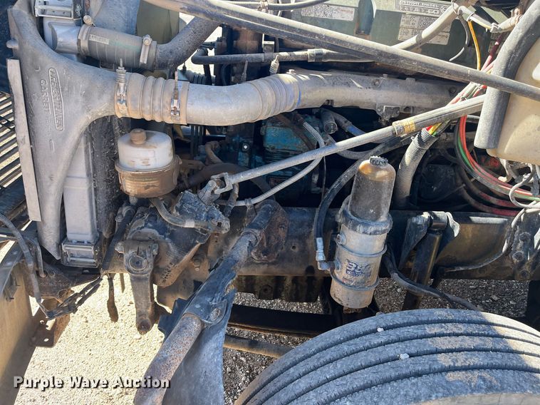 image for item EI0609 2000 Freightliner FLC120 semi truck