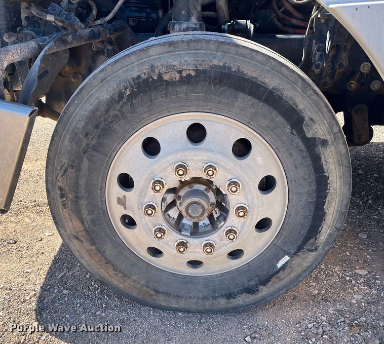 image for item EI0609 2000 Freightliner FLC120 semi truck