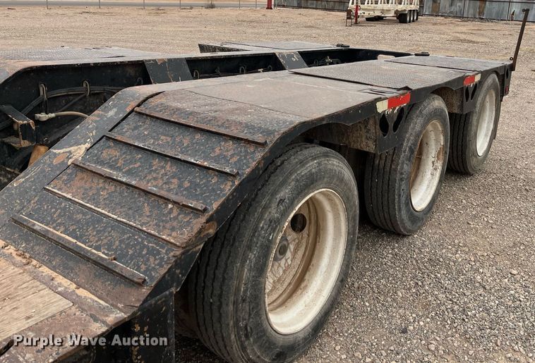 image for item EI0610 2015 XL Specialized XL 110 HDG lowboy equipment trailer