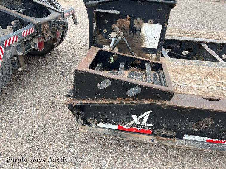 image for item EI0610 2015 XL Specialized XL 110 HDG lowboy equipment trailer