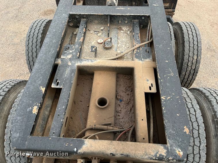 image for item EI0610 2015 XL Specialized XL 110 HDG lowboy equipment trailer