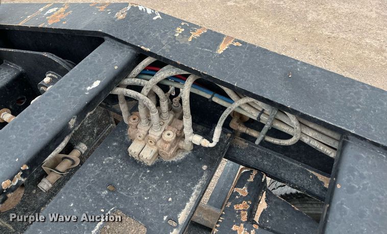 image for item EI0610 2015 XL Specialized XL 110 HDG lowboy equipment trailer