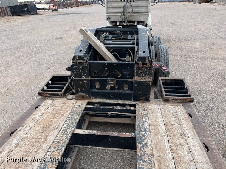 image for item EI0610 2015 XL Specialized XL 110 HDG lowboy equipment trailer