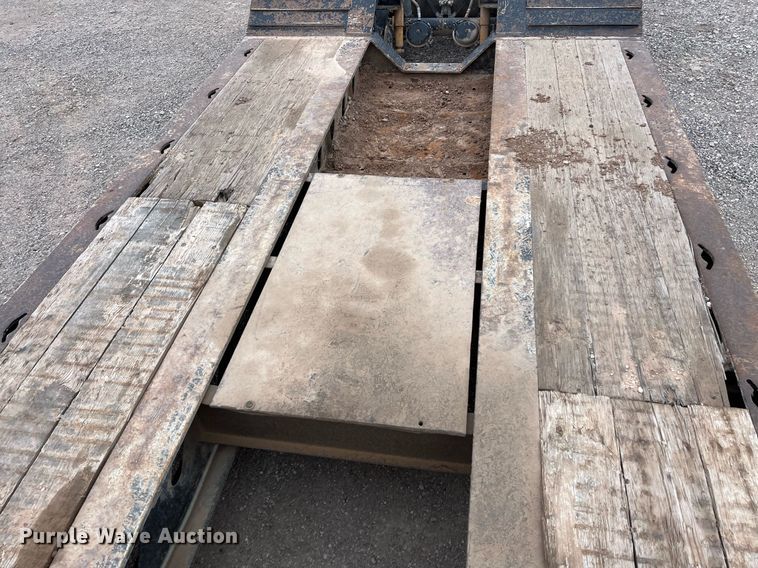 image for item EI0610 2015 XL Specialized XL 110 HDG lowboy equipment trailer