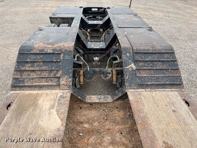 image for item EI0610 2015 XL Specialized XL 110 HDG lowboy equipment trailer