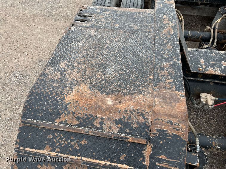 image for item EI0610 2015 XL Specialized XL 110 HDG lowboy equipment trailer