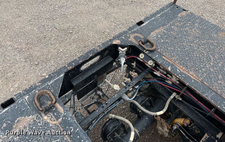 image for item EI0610 2015 XL Specialized XL 110 HDG lowboy equipment trailer