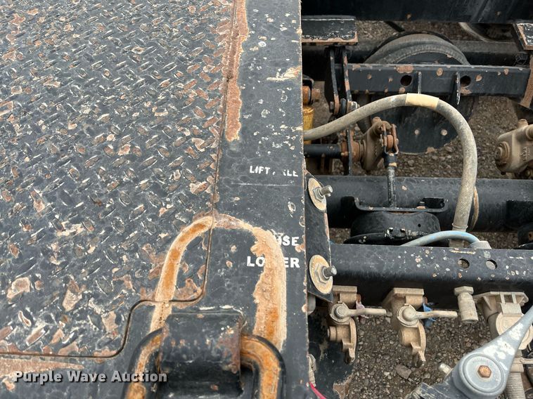 image for item EI0610 2015 XL Specialized XL 110 HDG lowboy equipment trailer