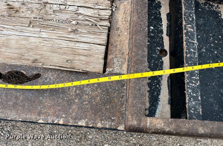 image for item EI0610 2015 XL Specialized XL 110 HDG lowboy equipment trailer