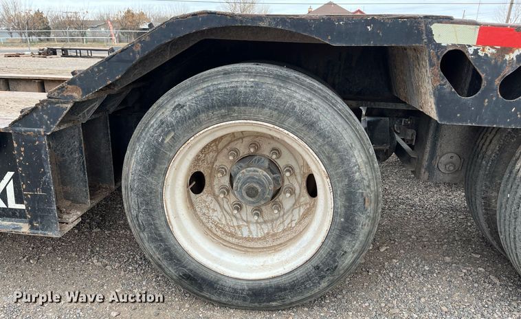 image for item EI0610 2015 XL Specialized XL 110 HDG lowboy equipment trailer