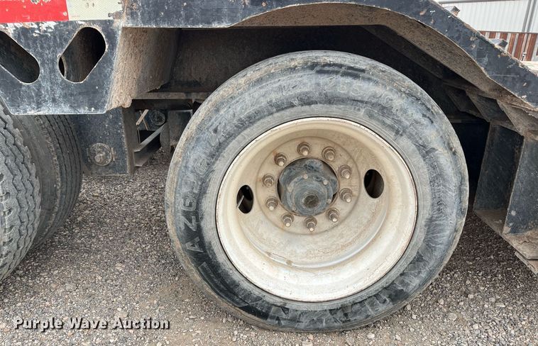 image for item EI0610 2015 XL Specialized XL 110 HDG lowboy equipment trailer