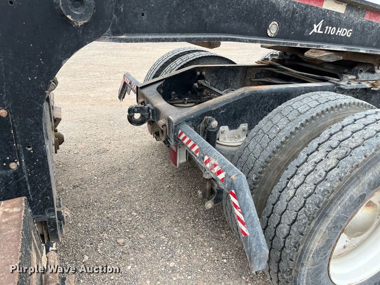 image for item EI0611 2012 Mack CHU613 semi truck