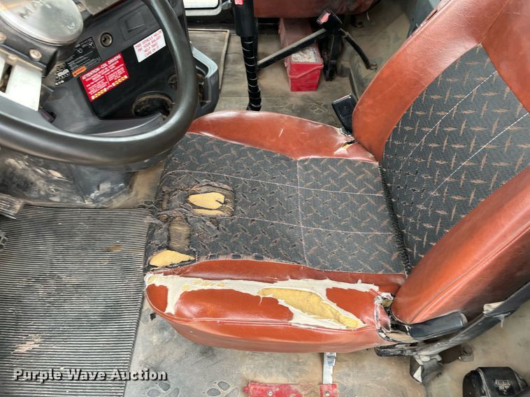 image for item EI0611 2012 Mack CHU613 semi truck