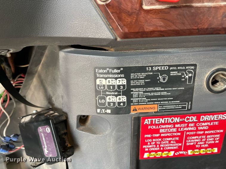 image for item EI0611 2012 Mack CHU613 semi truck