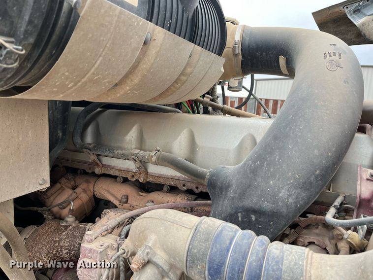 image for item EI0611 2012 Mack CHU613 semi truck