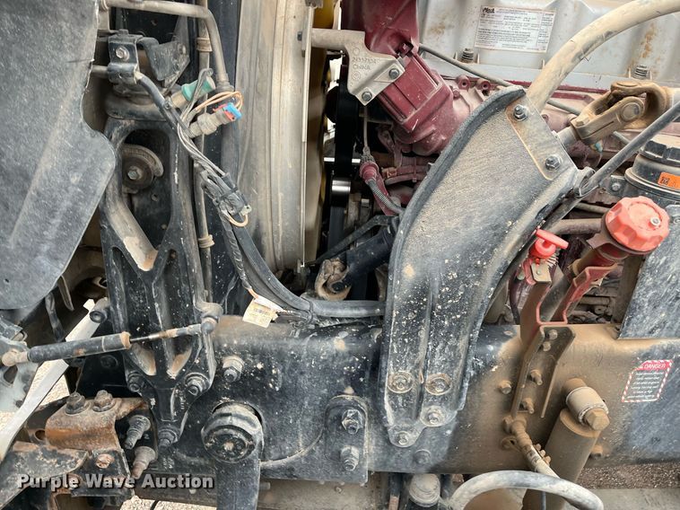 image for item EI0611 2012 Mack CHU613 semi truck