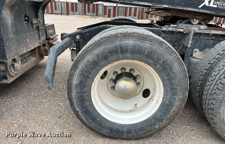 image for item EI0611 2012 Mack CHU613 semi truck