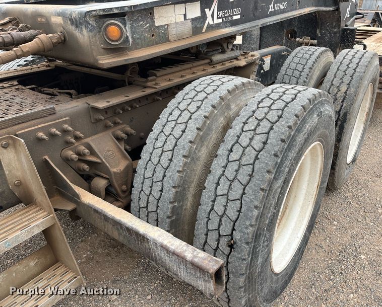 image for item EI0611 2012 Mack CHU613 semi truck