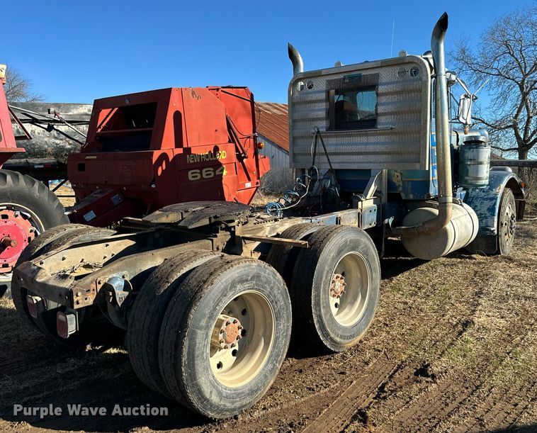 image for item EJ0172 1981 Peterbilt 359 semi truck