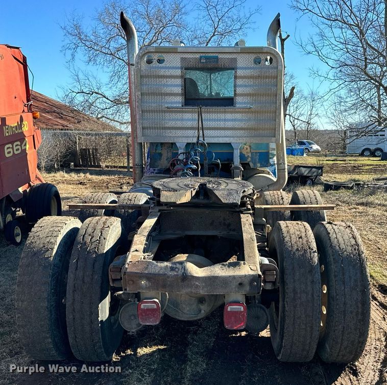 image for item EJ0172 1981 Peterbilt 359 semi truck