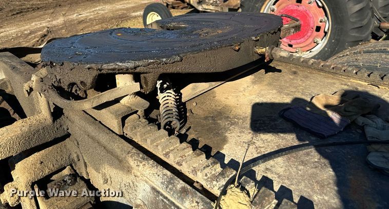 image for item EJ0172 1981 Peterbilt 359 semi truck