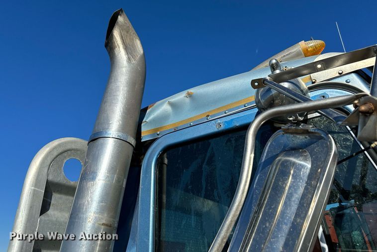 image for item EJ0172 1981 Peterbilt 359 semi truck