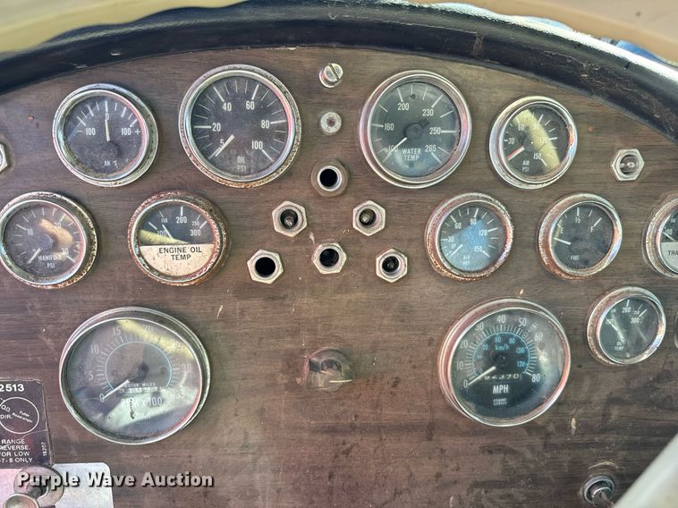 image for item EJ0172 1981 Peterbilt 359 semi truck