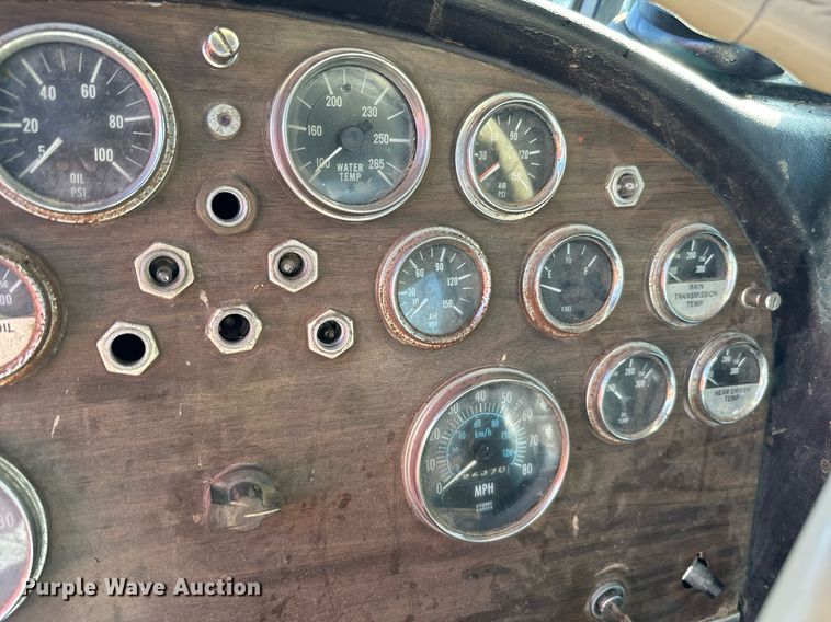 image for item EJ0172 1981 Peterbilt 359 semi truck