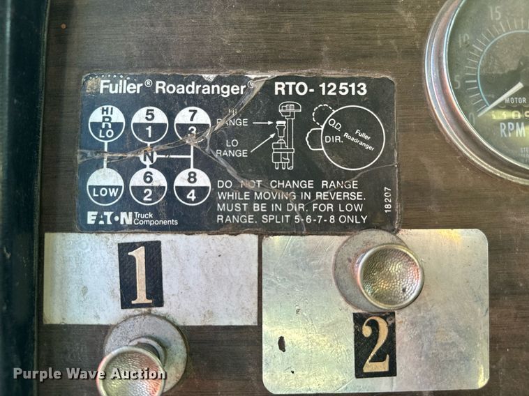 image for item EJ0172 1981 Peterbilt 359 semi truck