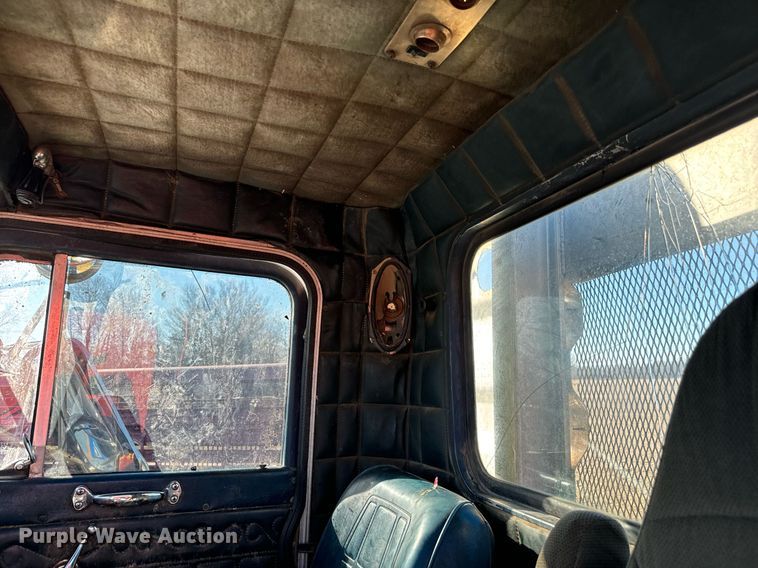 image for item EJ0172 1981 Peterbilt 359 semi truck