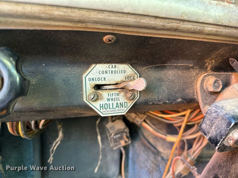 image for item EJ0172 1981 Peterbilt 359 semi truck