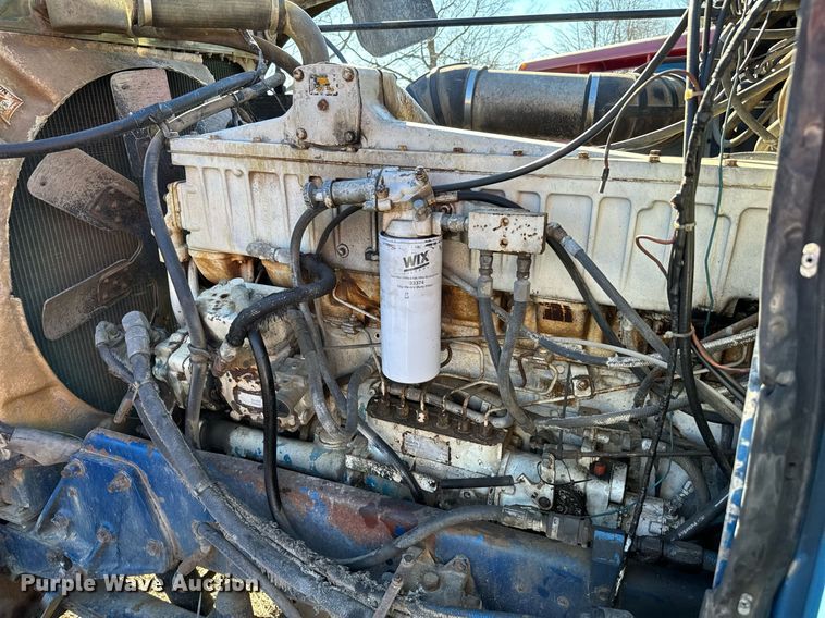 image for item EJ0172 1981 Peterbilt 359 semi truck