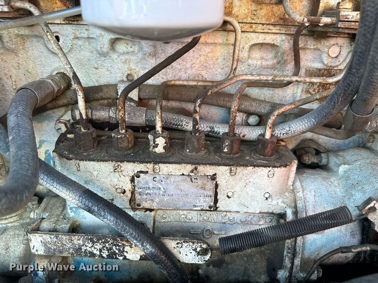 image for item EJ0172 1981 Peterbilt 359 semi truck