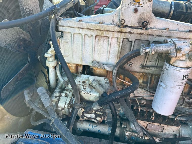 image for item EJ0172 1981 Peterbilt 359 semi truck