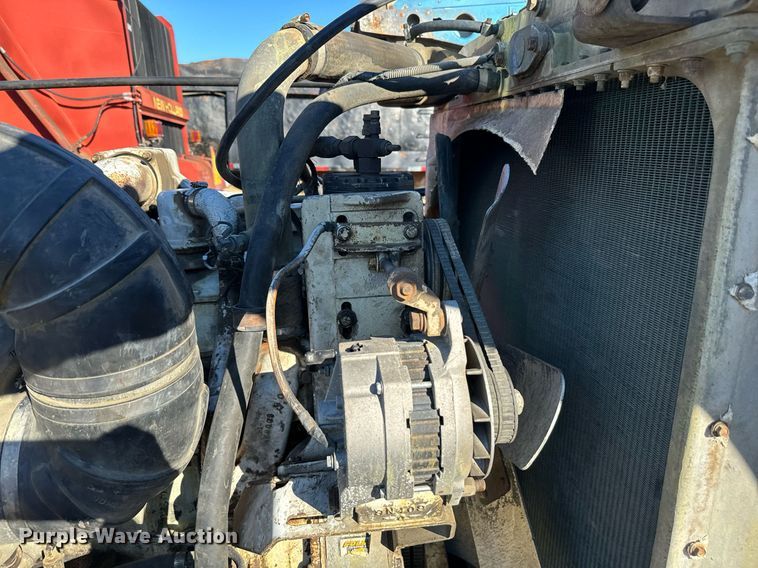 image for item EJ0172 1981 Peterbilt 359 semi truck