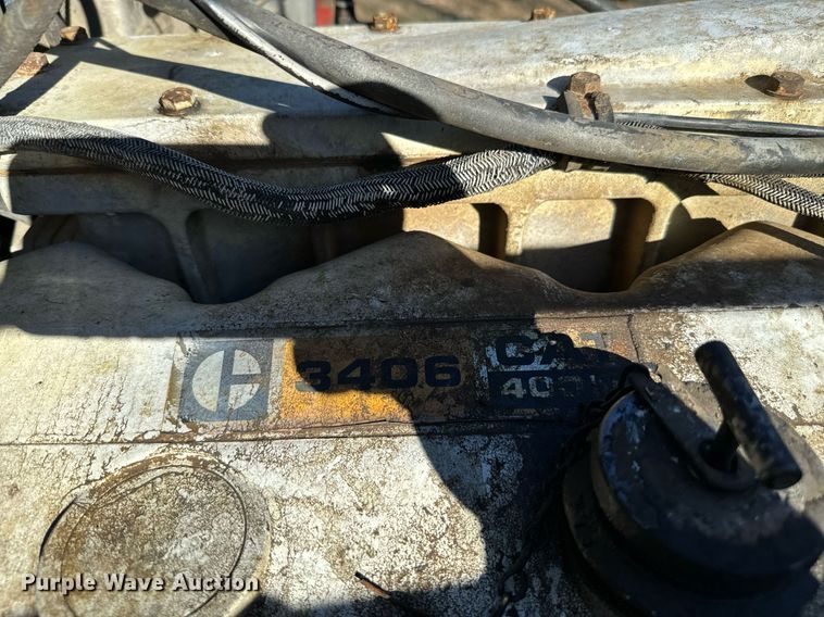 image for item EJ0172 1981 Peterbilt 359 semi truck