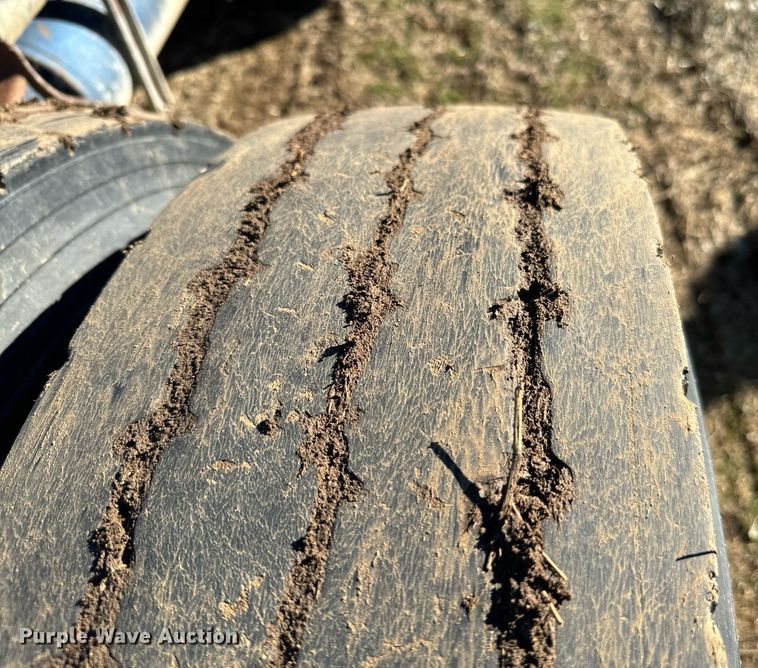 image for item EJ0172 1981 Peterbilt 359 semi truck