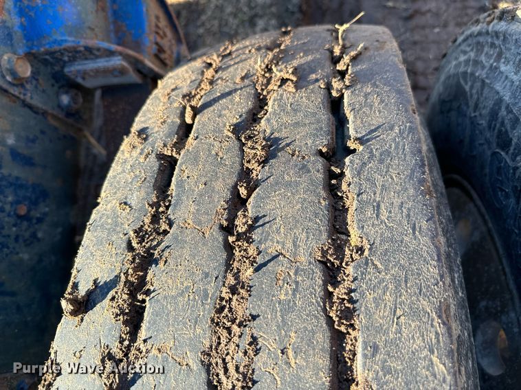 image for item EJ0172 1981 Peterbilt 359 semi truck