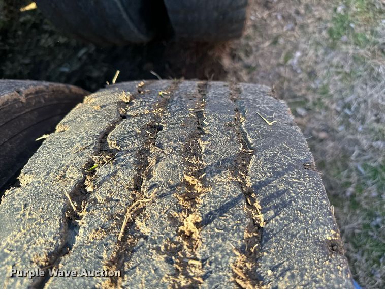 image for item EJ0172 1981 Peterbilt 359 semi truck