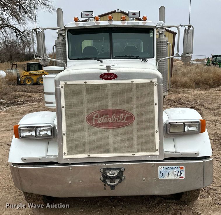 image for item EK9934 2005 Peterbilt 379 semi truck