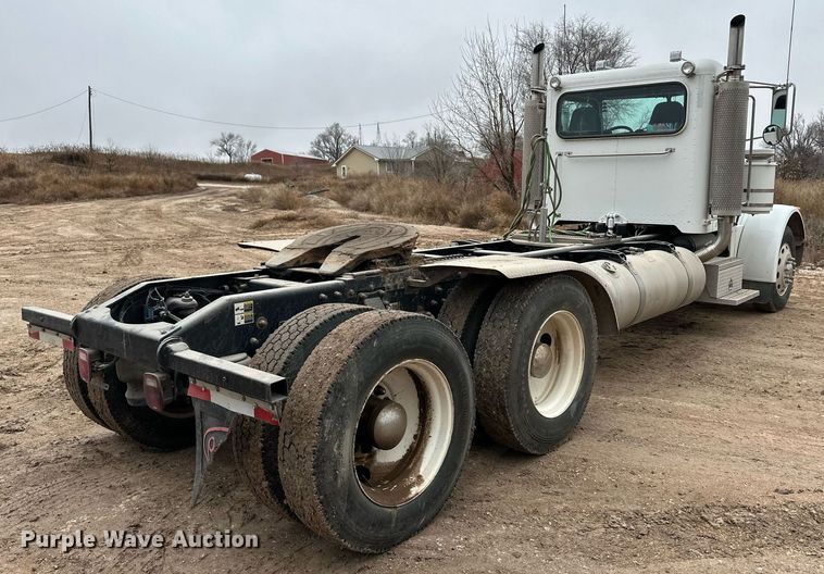 image for item EK9934 2005 Peterbilt 379 semi truck