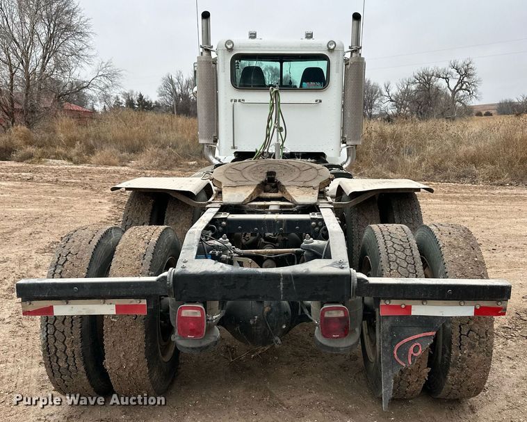 image for item EK9934 2005 Peterbilt 379 semi truck