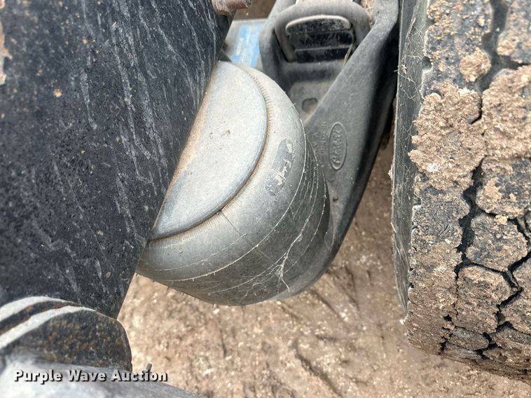 image for item EK9934 2005 Peterbilt 379 semi truck