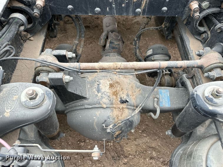 image for item EK9934 2005 Peterbilt 379 semi truck