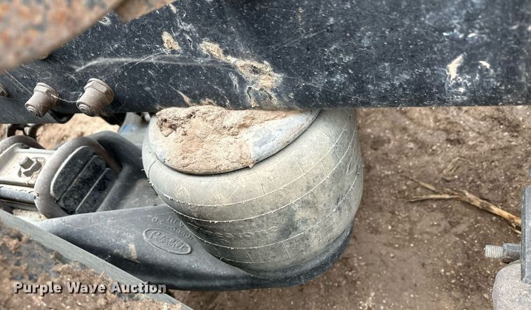 image for item EK9934 2005 Peterbilt 379 semi truck