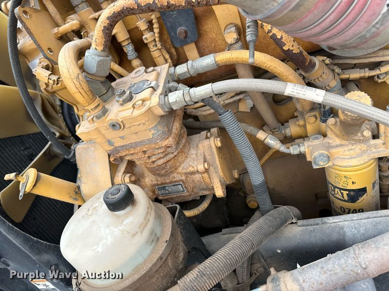 image for item EK9934 2005 Peterbilt 379 semi truck